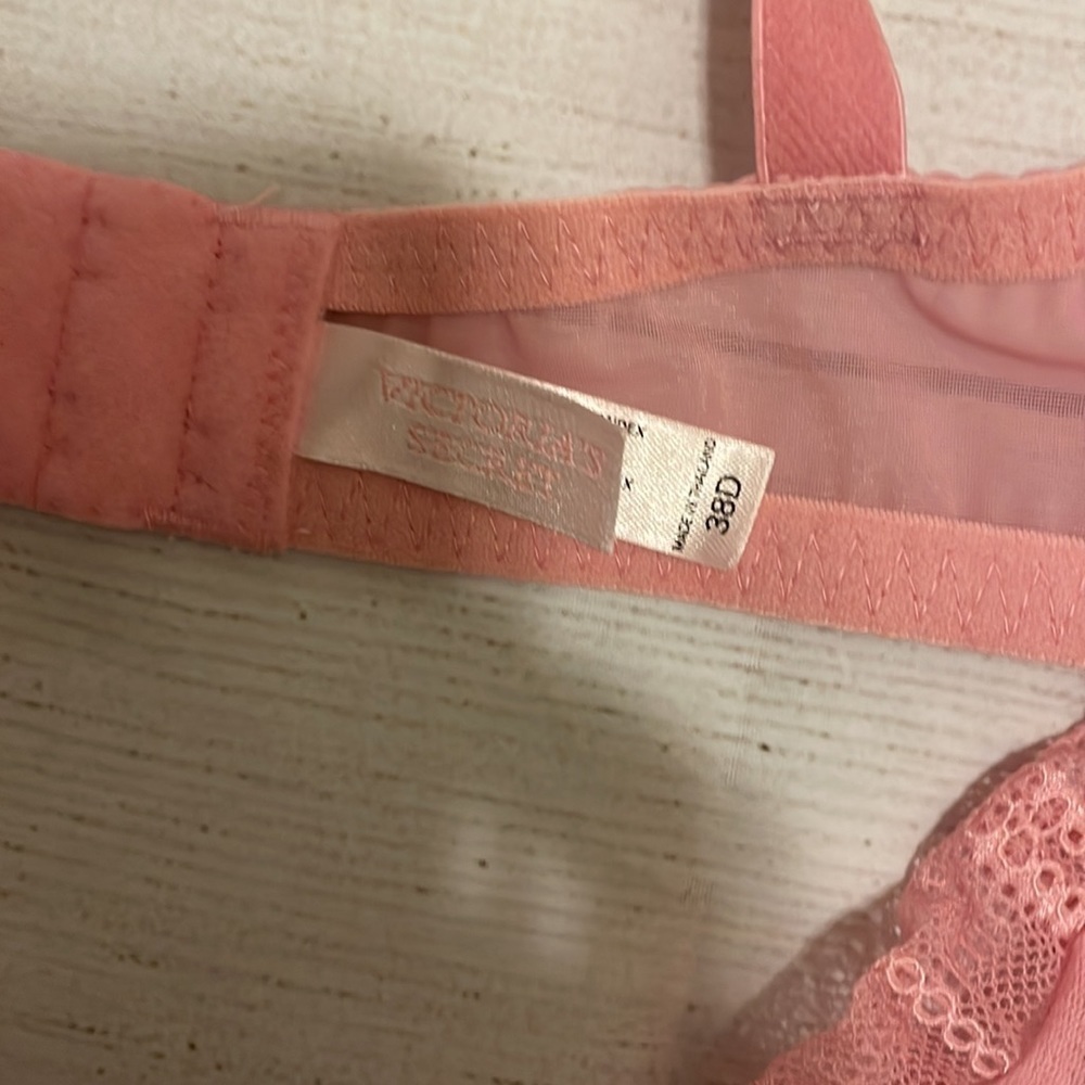 NWOT Victorias Secret bra w/coordinating panty. Sizes 38D and XL.​​​​ - Picture 7 of 11